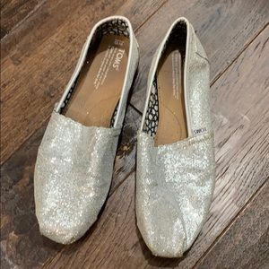 Toms in silver glitter